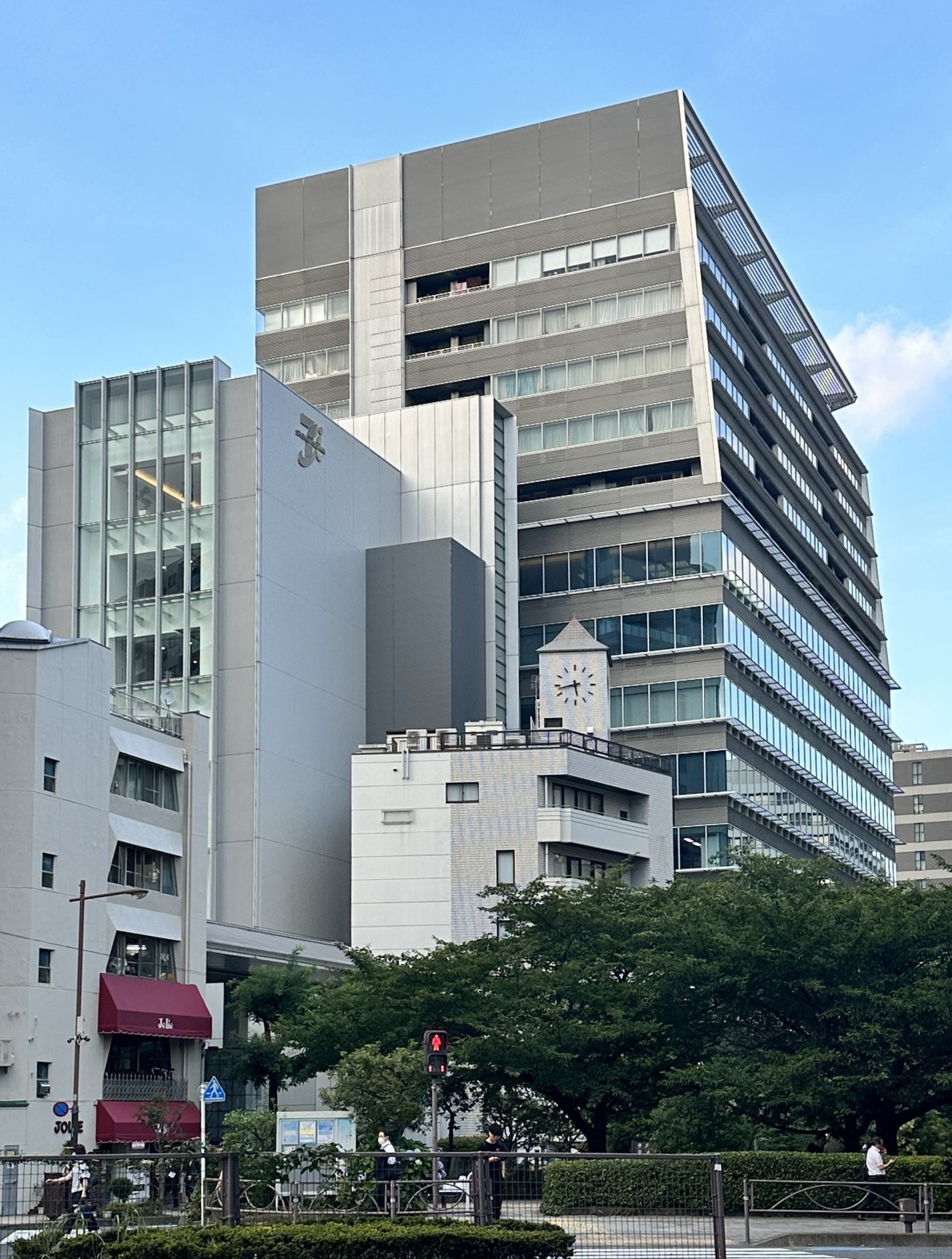 便利店冷櫃擺放薯類小點(示意)