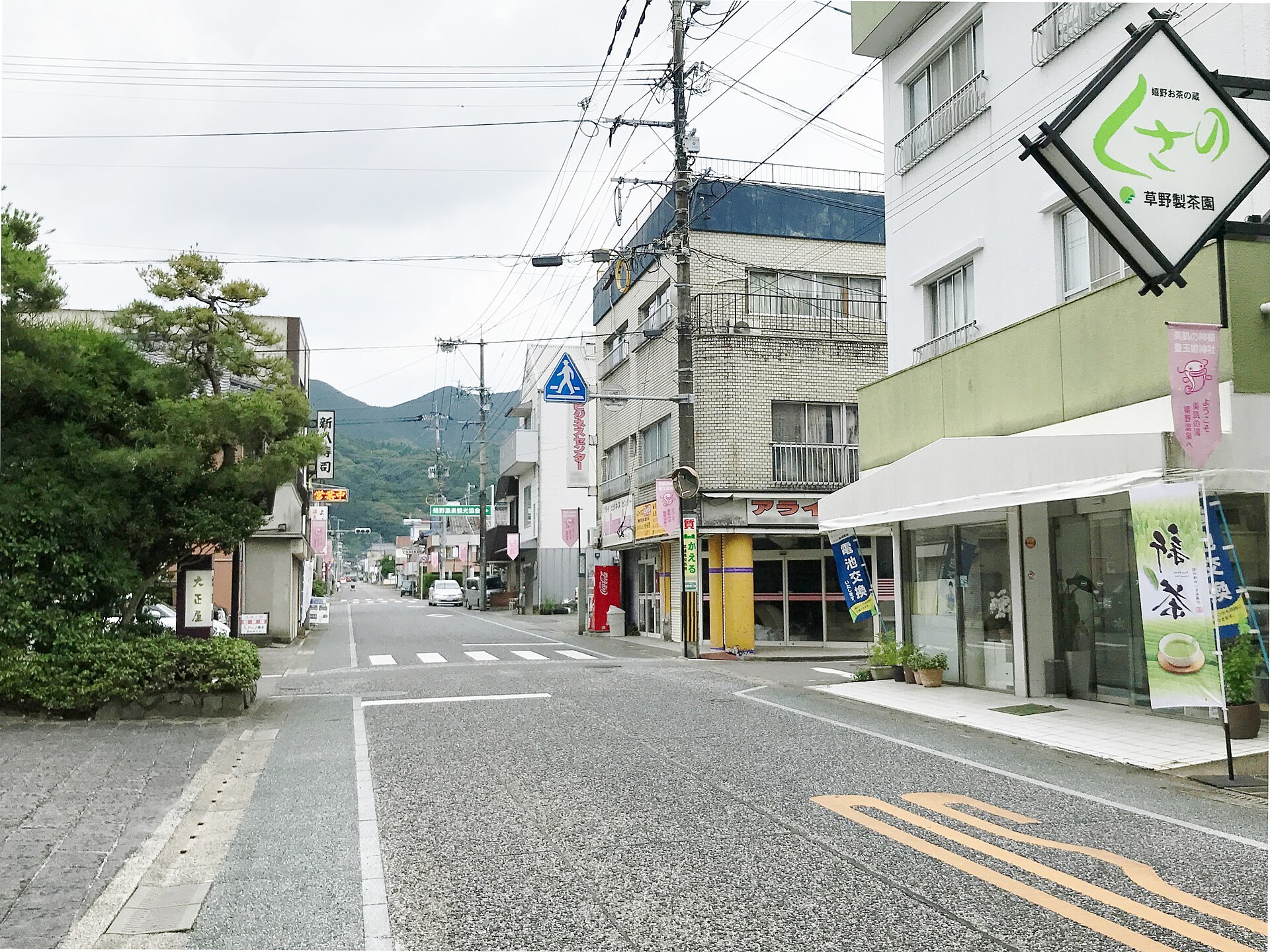 「界 嬉野」客室概念示意圖：設有私湯露天風呂同坪庭，兩層結構，自然木質調色