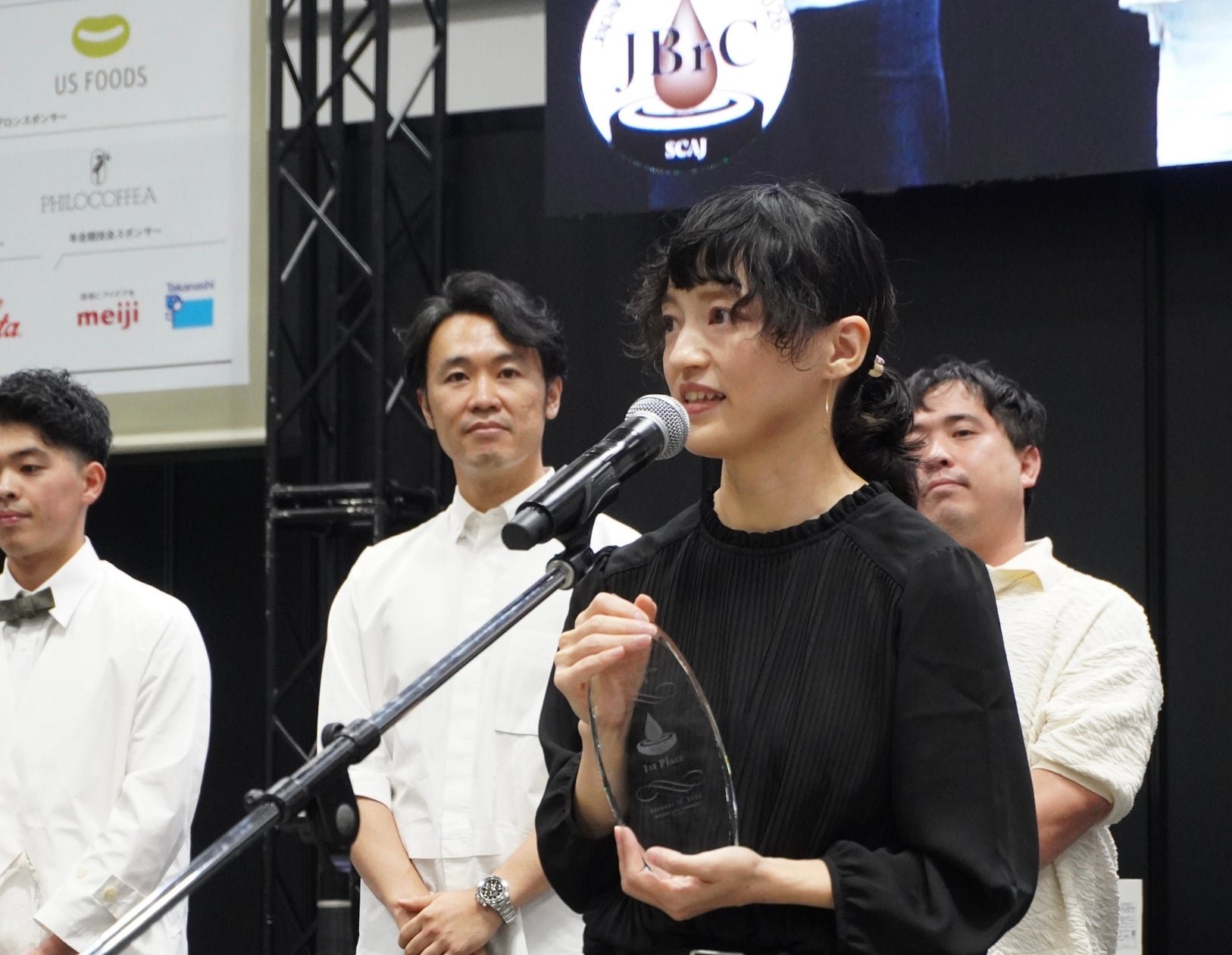 長崎愛美喺JBrC 2026決賽台上沖泡手沖咖啡
