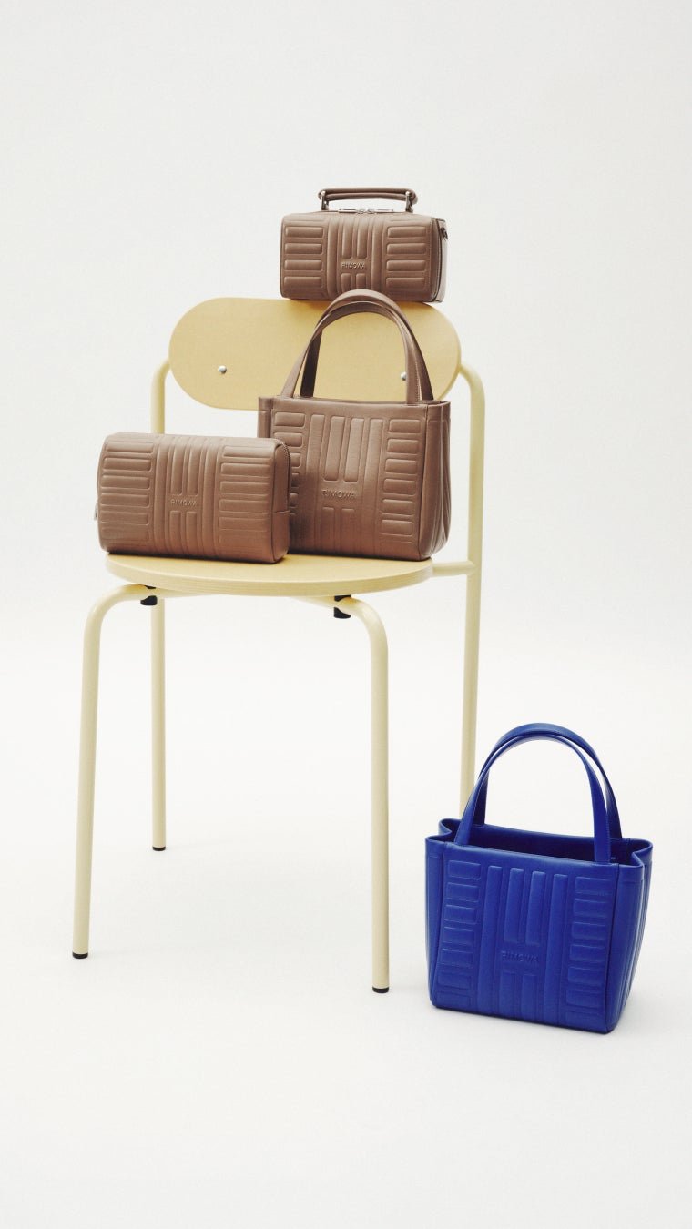 RIMOWA GROOVE 系列新色皮革配件，包括 Amber Brown 斜背小包、購物袋同 Ultramarine Blue 拉鏈錢包