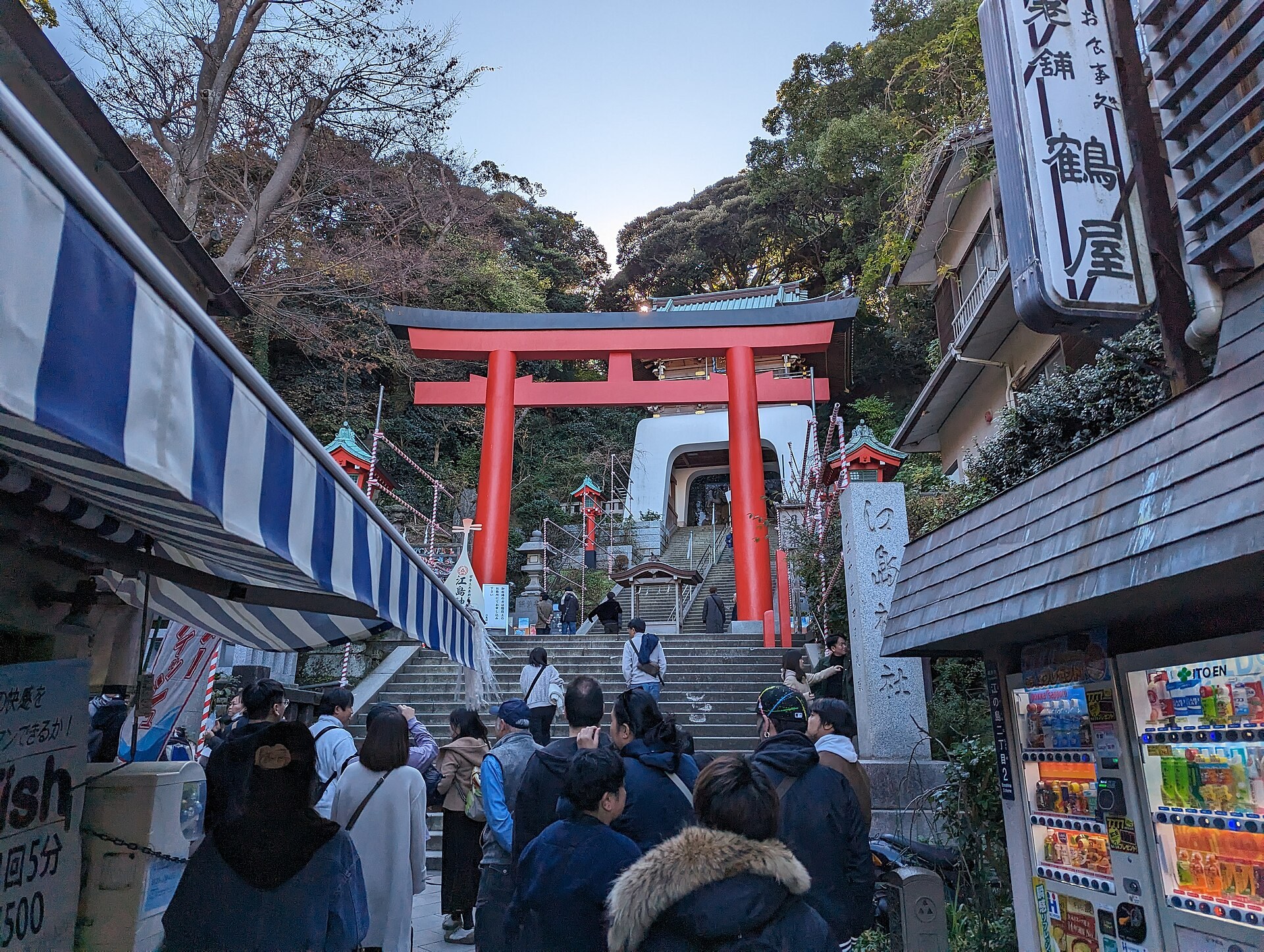 立川〜江之島高速巴士停泊喺立川站南口總站,早上8時出發班次。