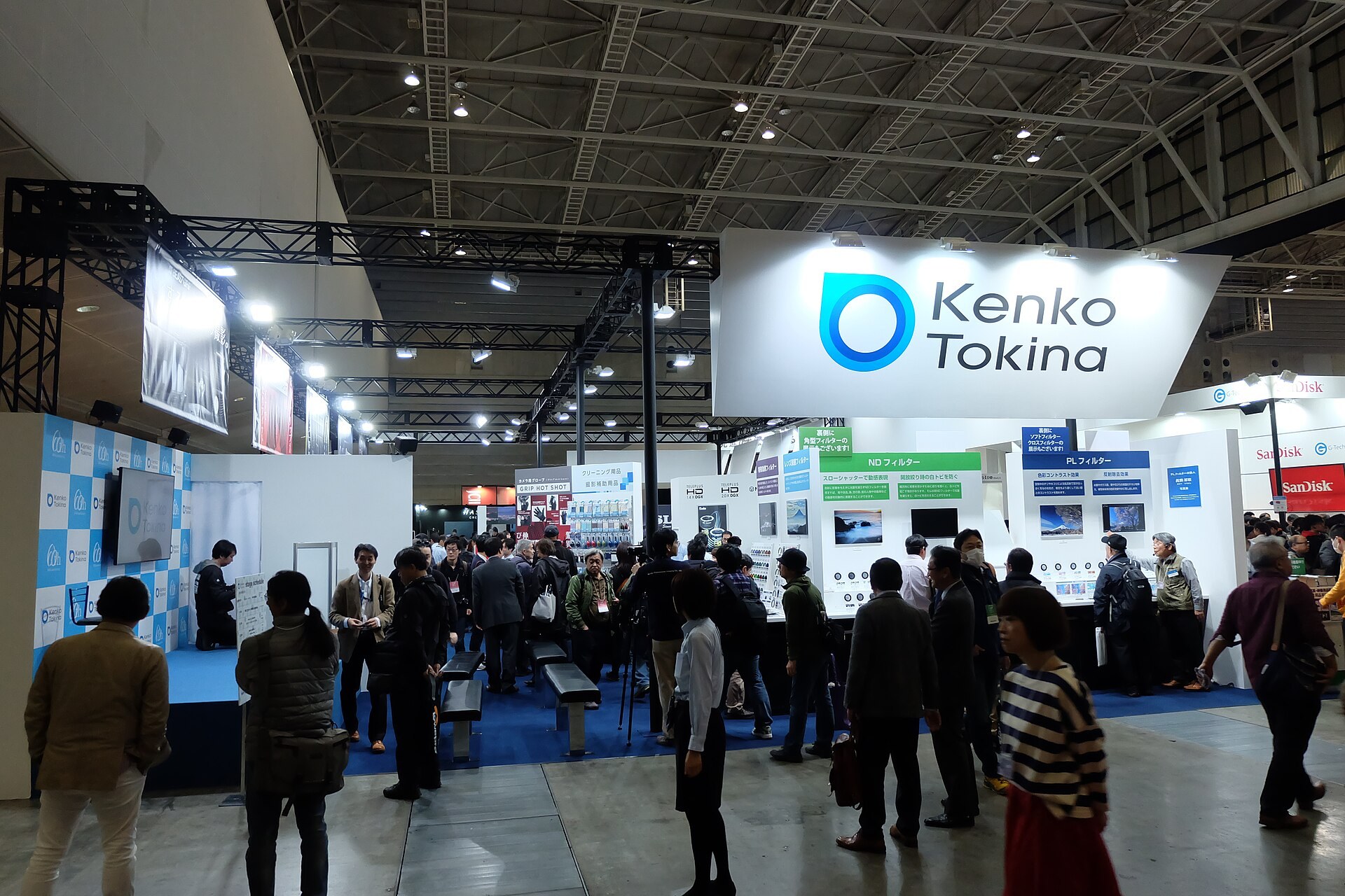 Kenko Classi-air 折疊雙筒望遠鏡,有多種顏色選擇,輕便小巧,適合睇演唱會