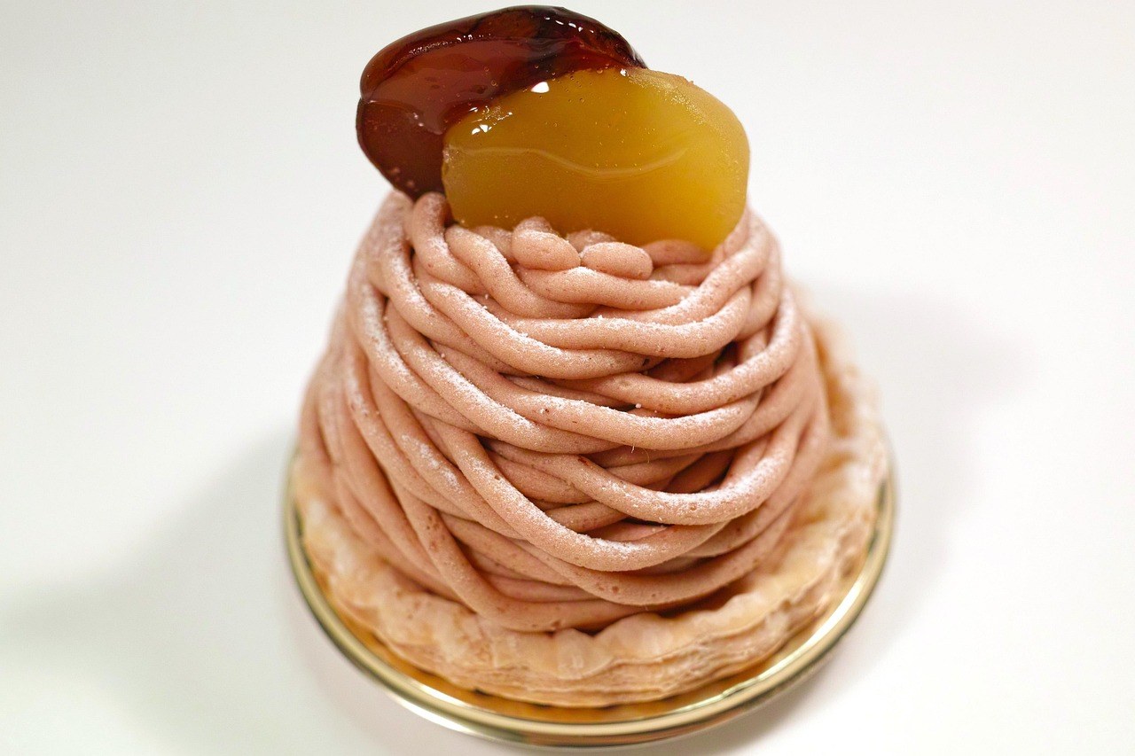 伊勢丹新宿店限定「蒙布朗短蛋糕」：長崎太陽蛋、和三盆糖、渋皮栗、黒蜜紅豆、鮮奶油同蒙布朗奶油逐層疊起