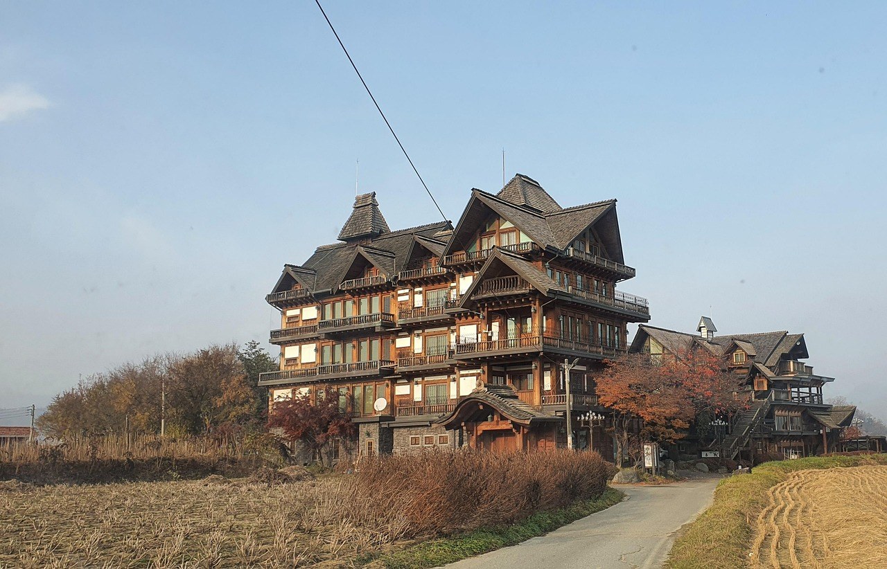 海邊日系 villa(AI 生成示意圖,唔代表實際房間)