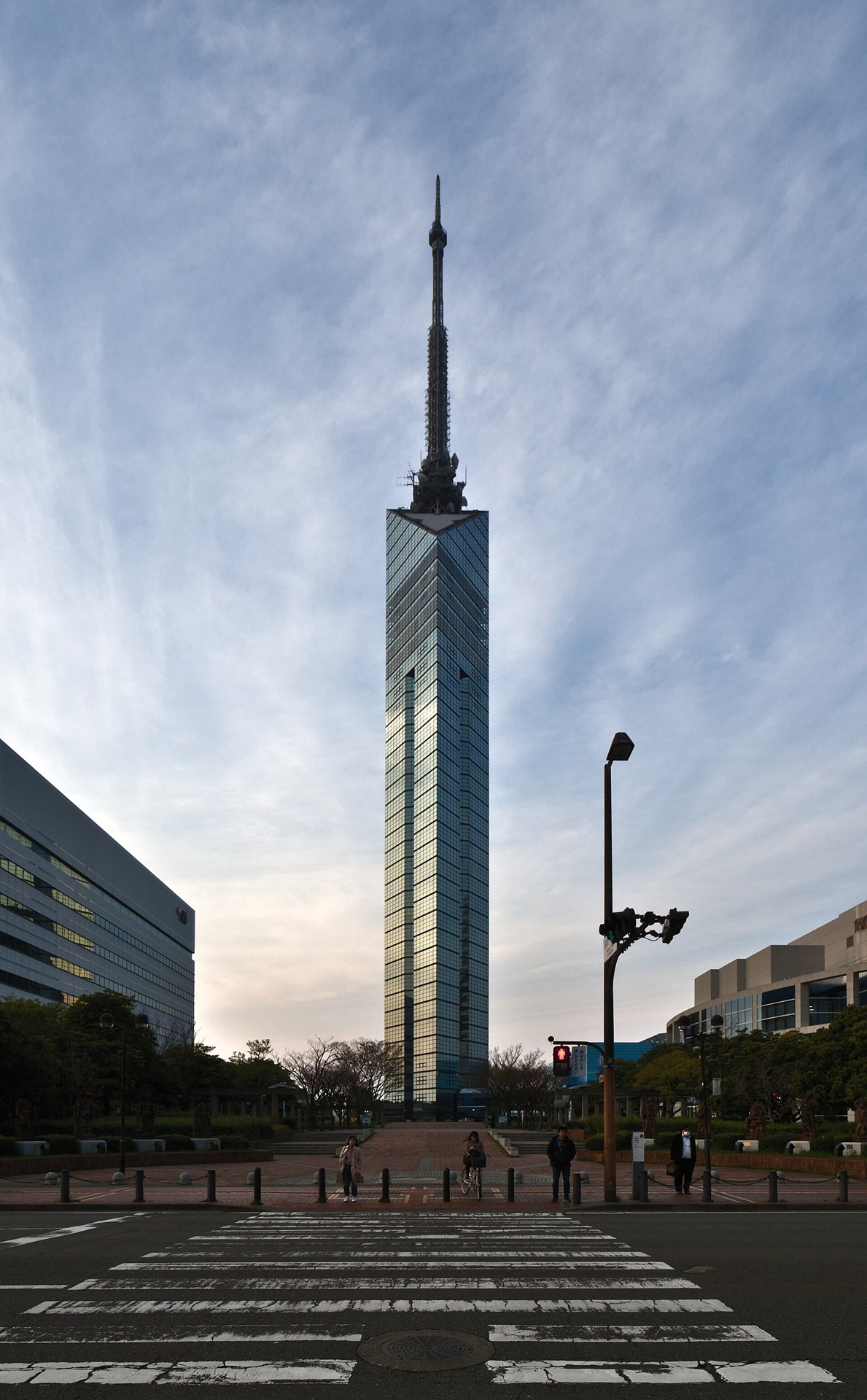 福岡塔及博多港夜景，作為九州旅遊行程示意