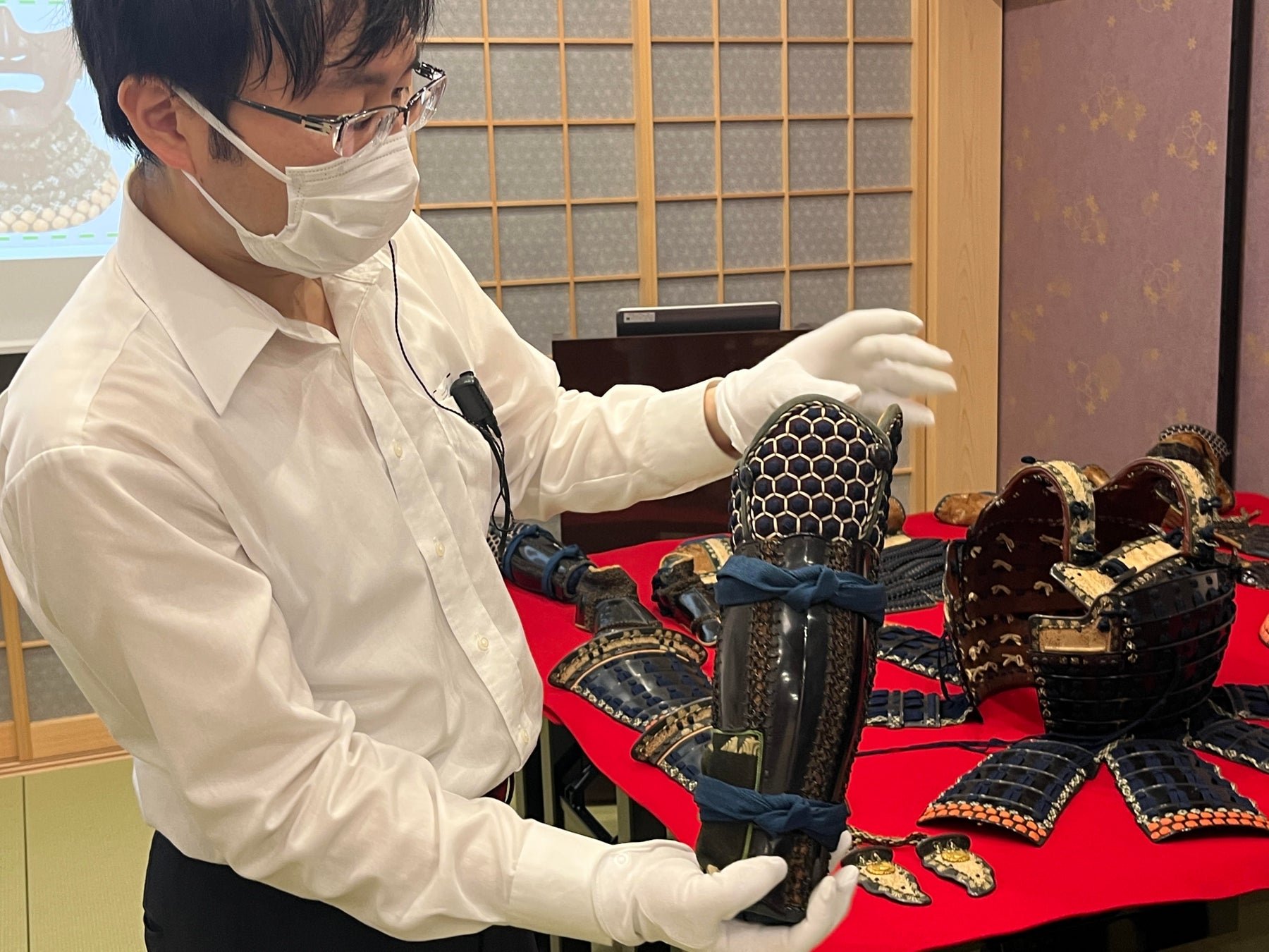 名古屋刀劍博物館甲冑著裝體驗:遊客穿戴本物甲冑