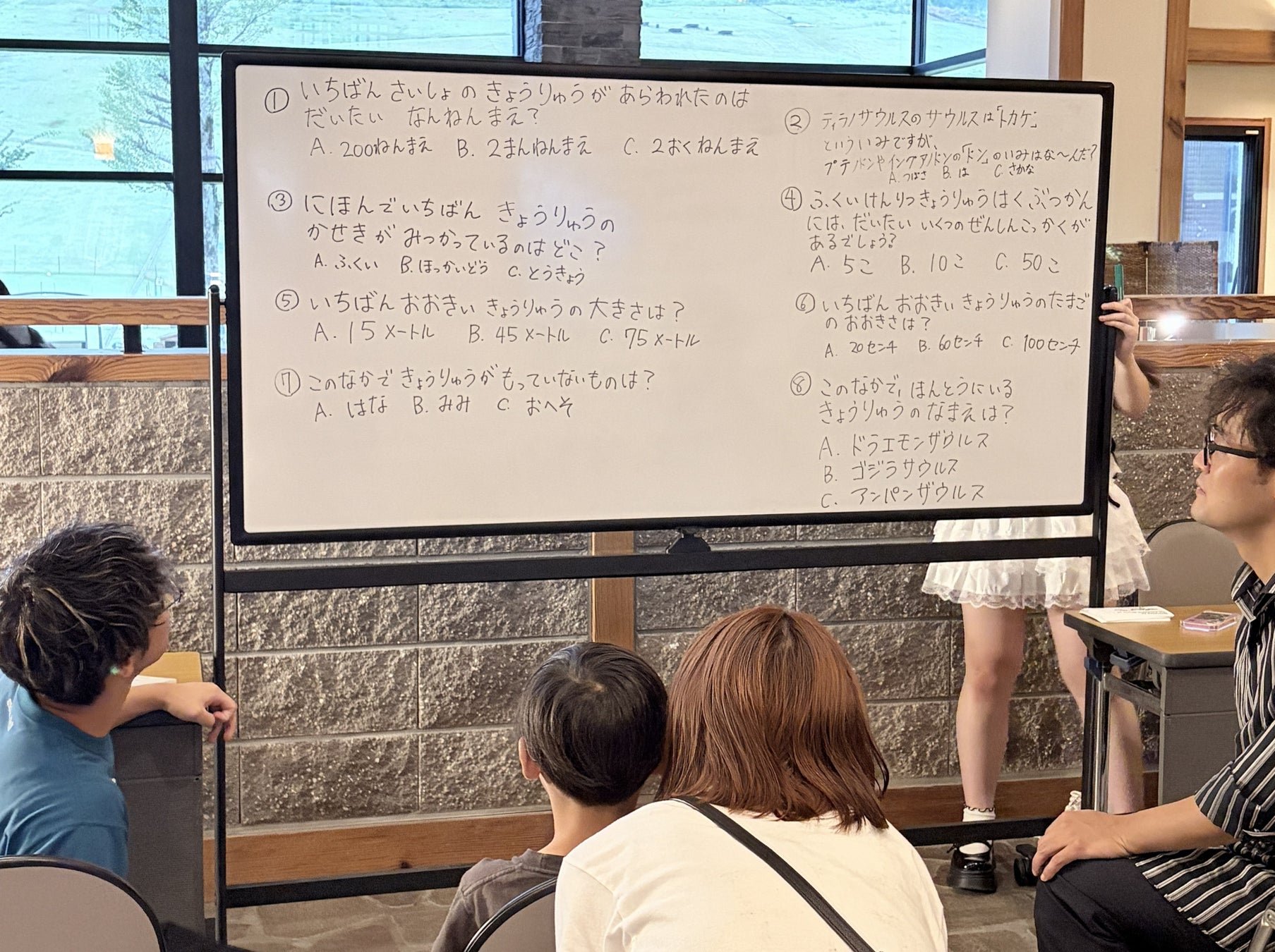 JAM福井勝山東急酒店大堂，「恐龍探究Lab」活動特設區域