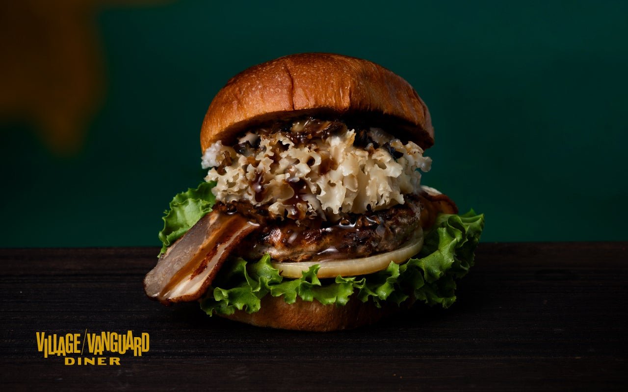 ハナビラ茸ポルチーニバーガー，¥1,790，Village Vanguard Diner秋季限定