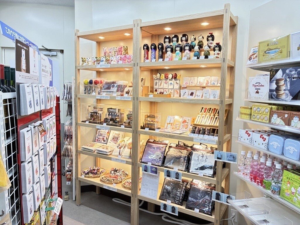 ローソン ヒルトン東京お台場店 嘅 Find My JAPAN 手信專設棚