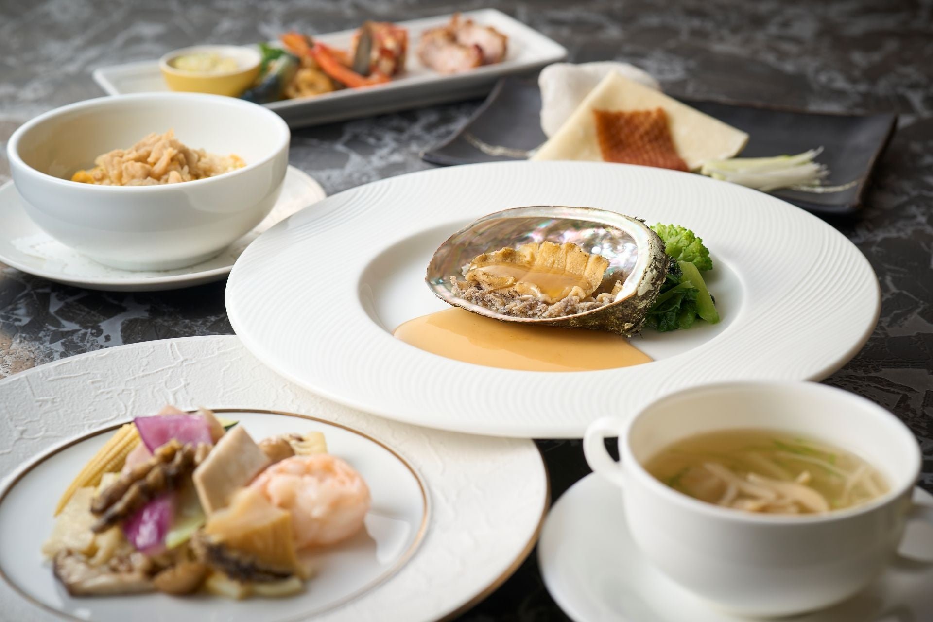 富貴花(鮑魚套餐)示例,由リーガロイヤルホテル小倉提供
