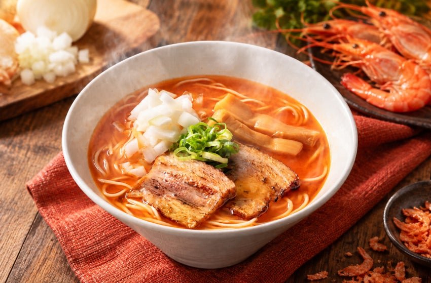木八ラーメン蝦麵，鹽豚骨湯底配自家製炙燒叉燒