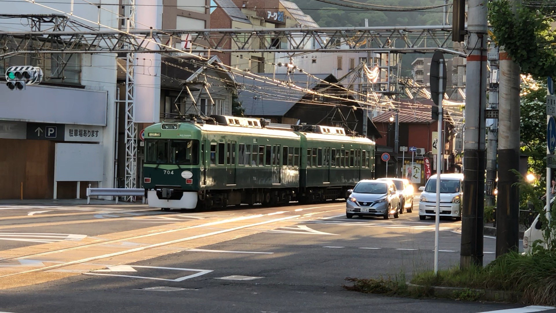 京阪電車「蛋形車體」聯乘罐頭烏龍茶，喺北濱站、三條站及SANZEN-HIROBA嘅專用自動售貨機隨機發售