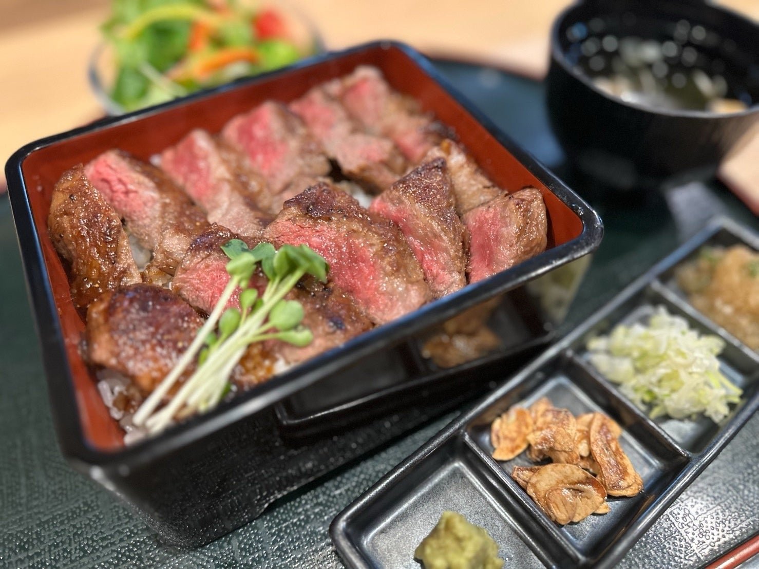 三田和牛ステーキ重，三田和牛高級菜式之一