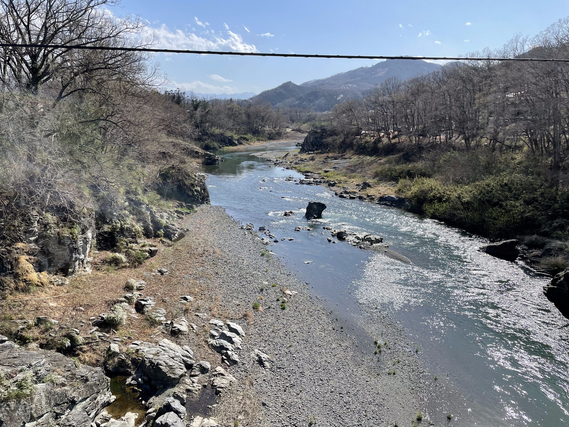 長瀞山間營地，家長帶小學生體驗戶外生火同取水等防災實訓活動