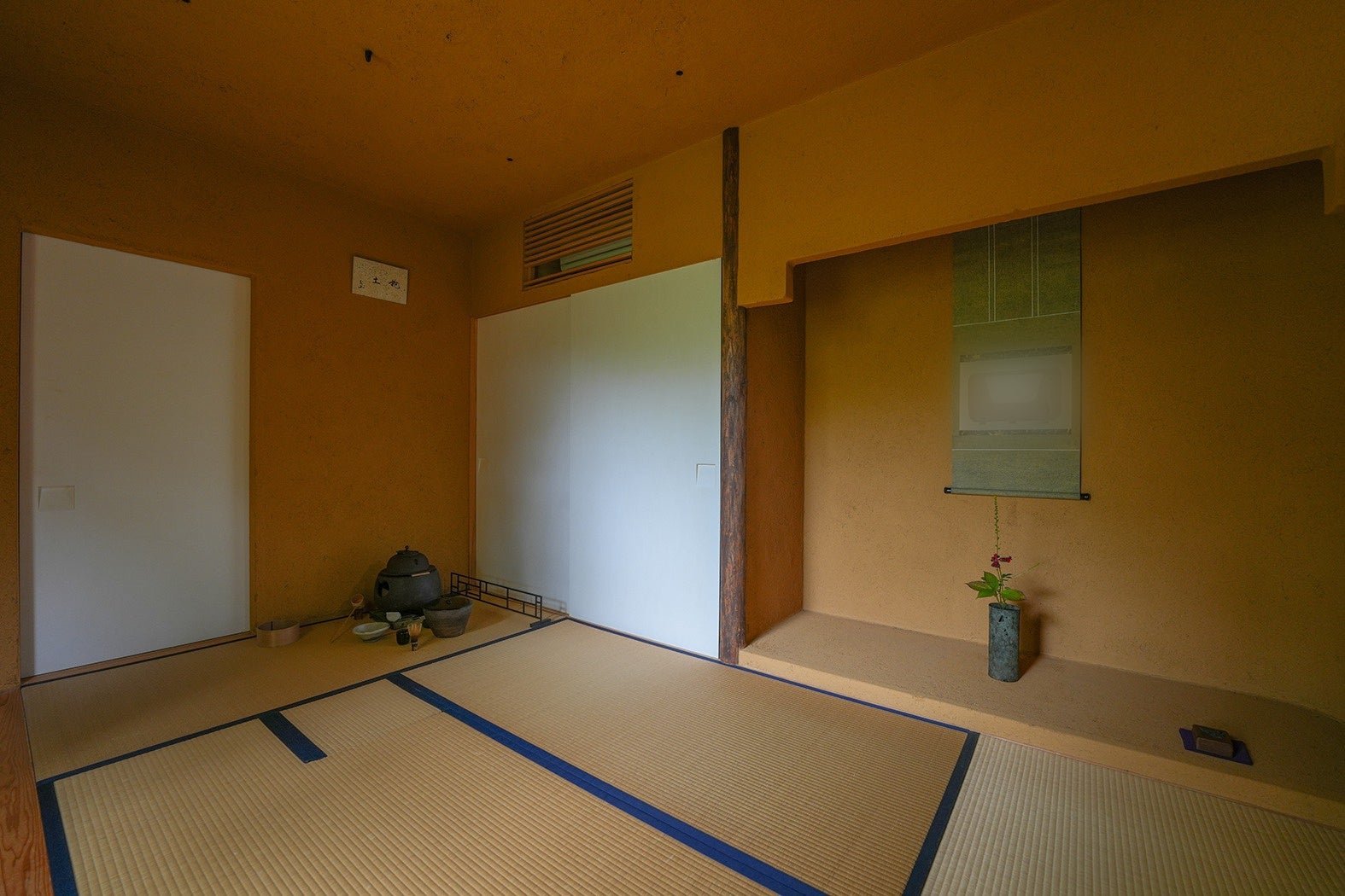 湯の山 素粋居茶室「抱土」啟動，千宗屋監修茶道具