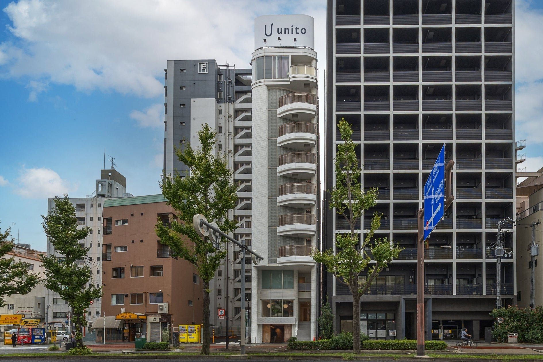 unito OSAKA Shinsaibashi West 施設外観