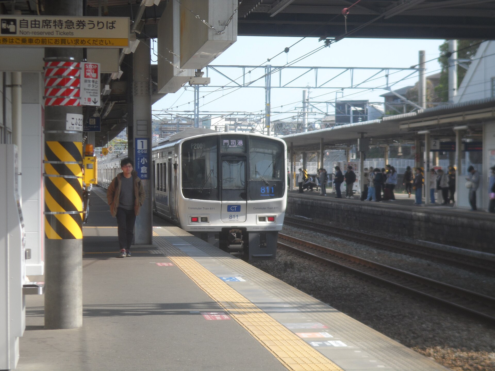 特急「海幸山幸」翻新後Green車廂內設，靠窗設6個Green席望太平洋