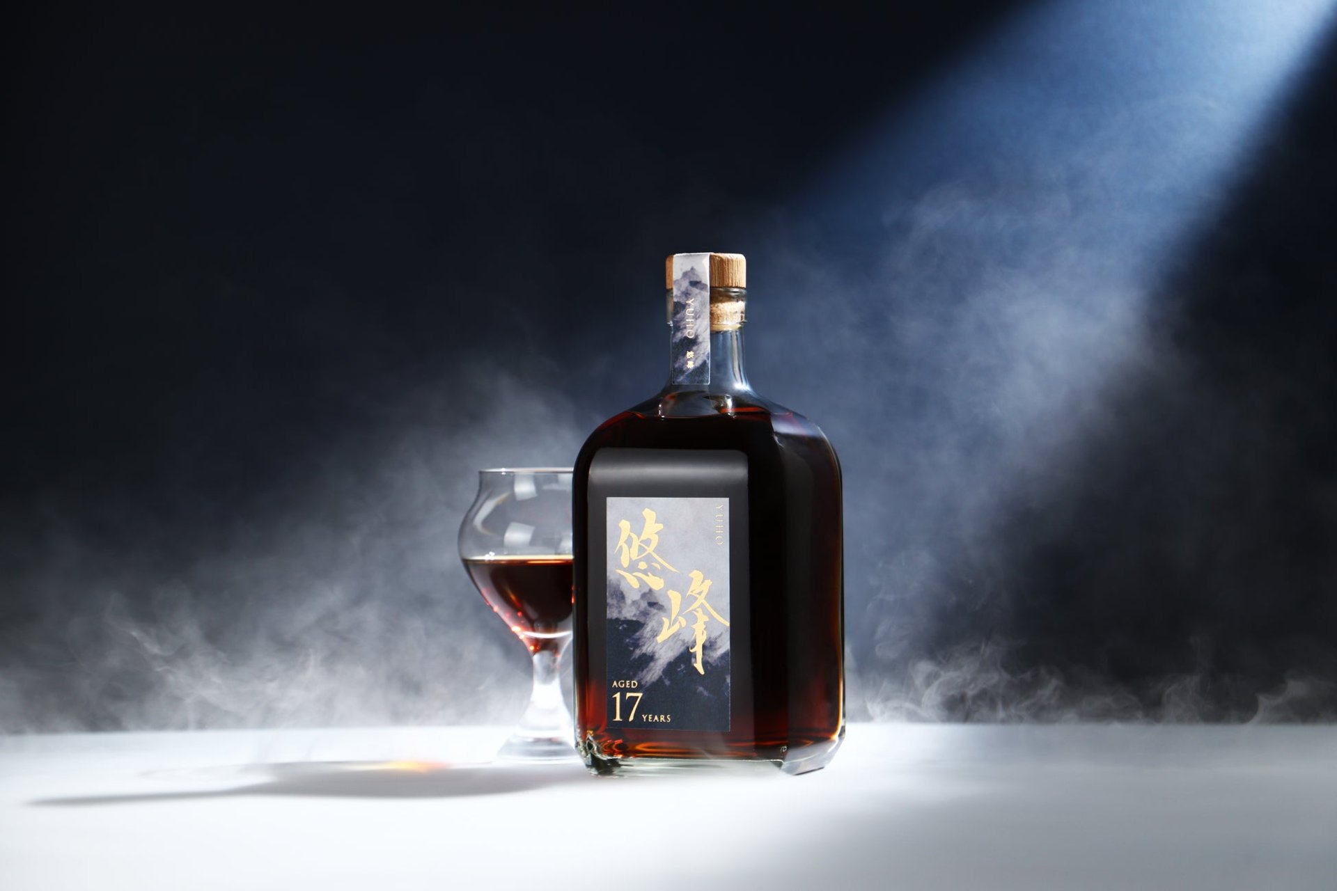 17年陳釀清酒「悠峰 17年」，為酒ガチャ快閃店獎品之一，售價19,800日圓含稅