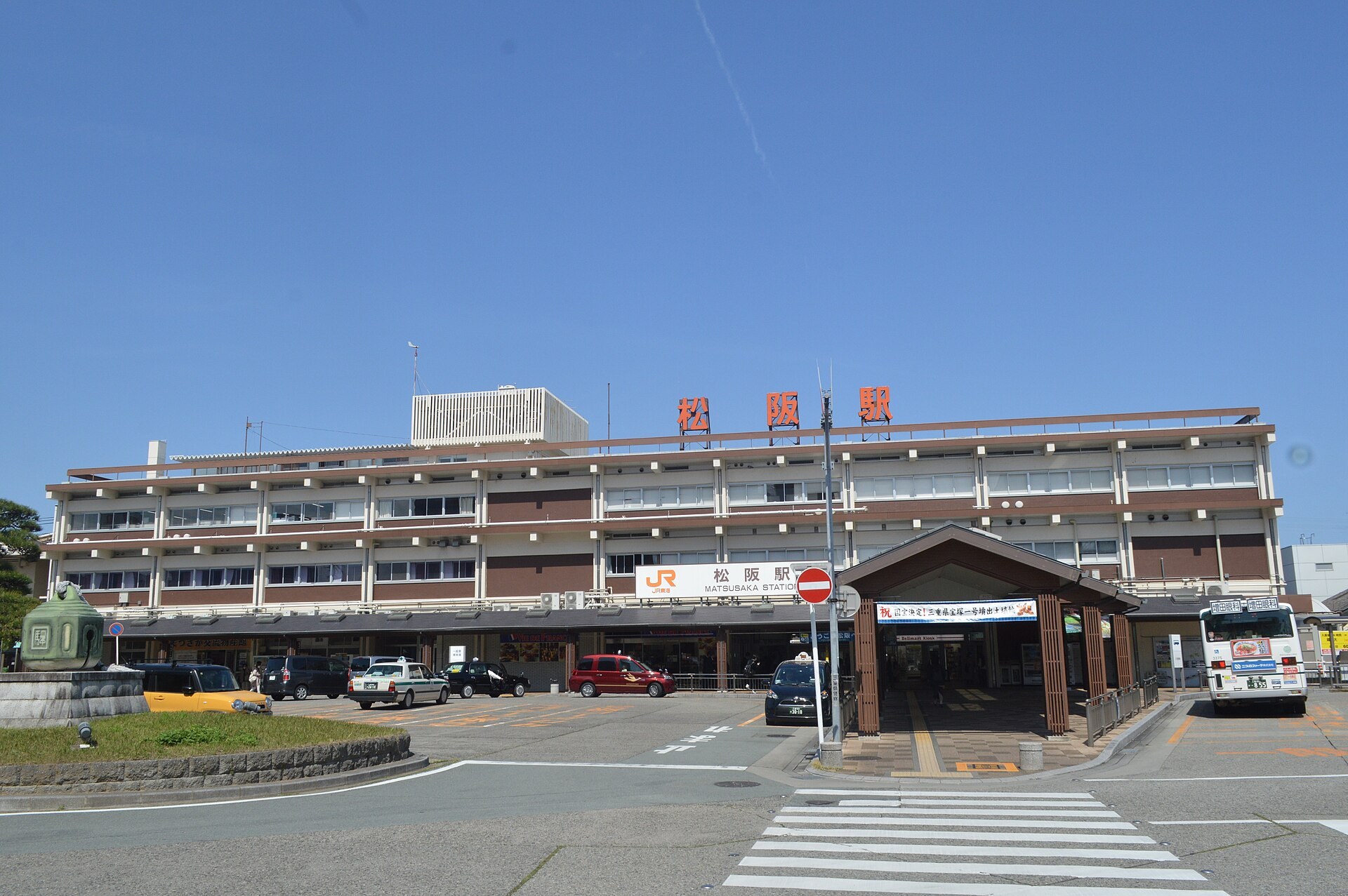 松阪市城中歷史街道，傳統商家町建築，無行人，無文字，無標誌。