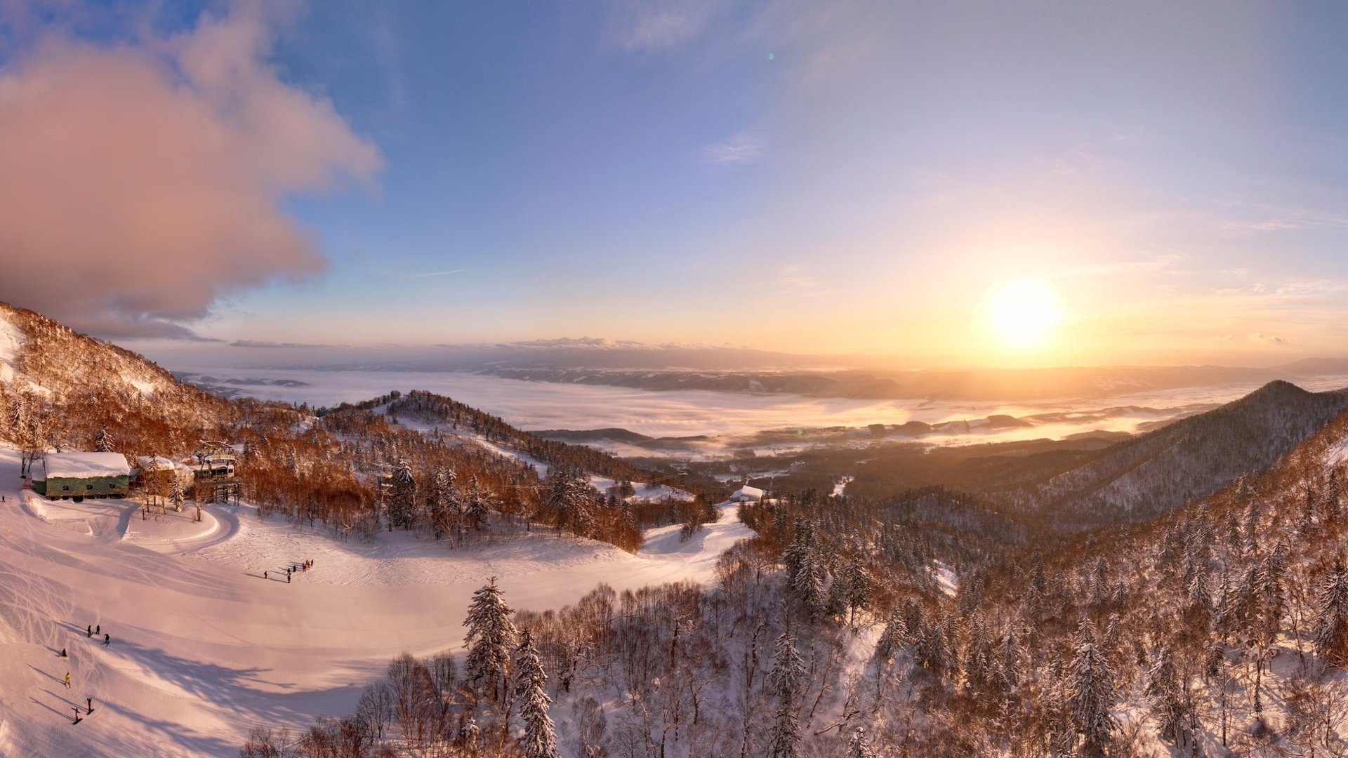 富良野滑雪場雪場日出景觀(圖片來源:PR TIMES)
